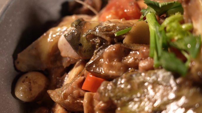 鲶鱼焖豆腐豆腐鲶鱼