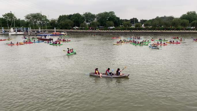 皮划艇学生比赛学校组织户外活动