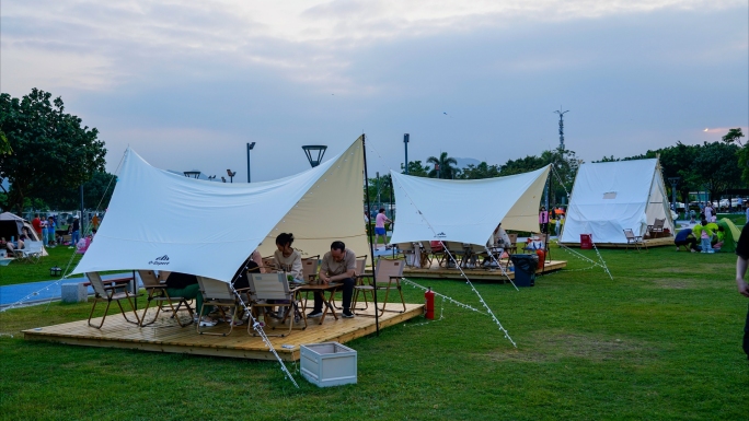 珠海海边公园帐篷露营美食节