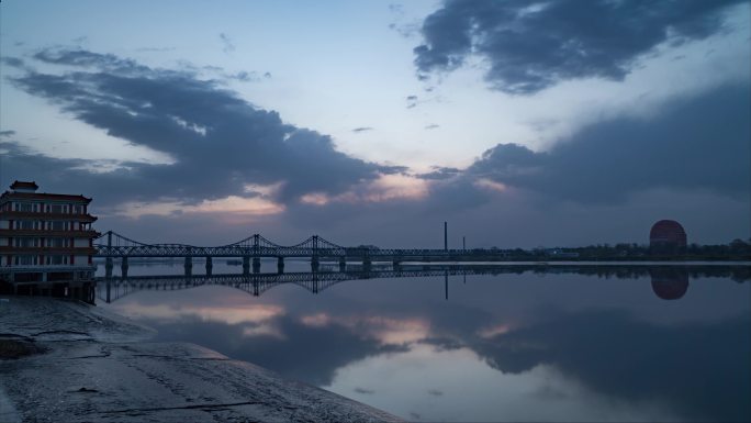 丹东鸭绿江桥日出延时