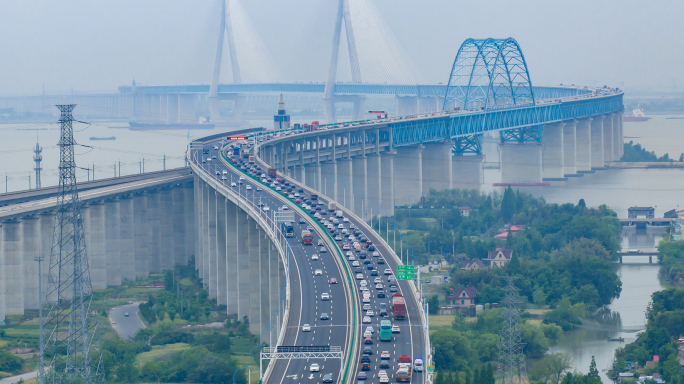 堵车 开车 拥挤车流4K航拍