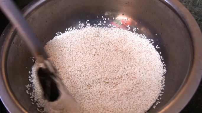 4kl1蕉园村 裹蒸粽 食材准备浸泡糯米