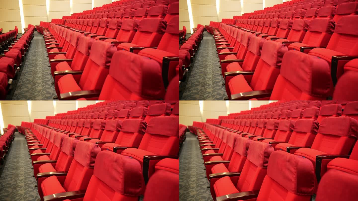 电影院整齐的座位