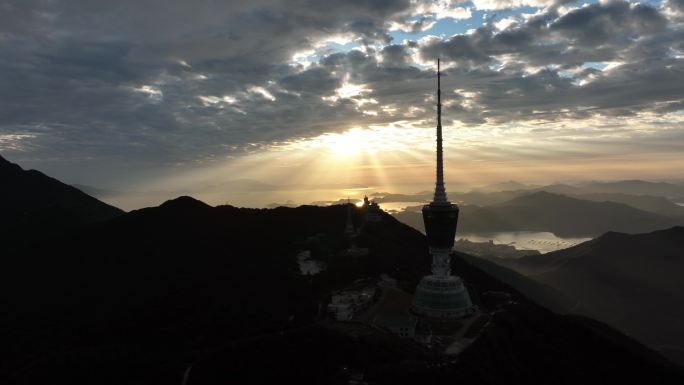 梧桐山电视塔日出