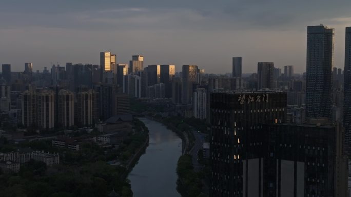 航拍夏日早晨成都日出都市风景