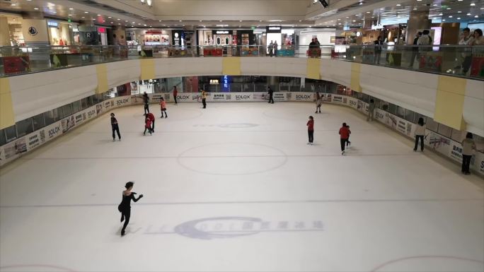 商场滑冰