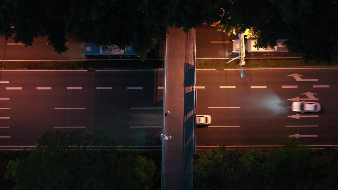 夜晚城市道路