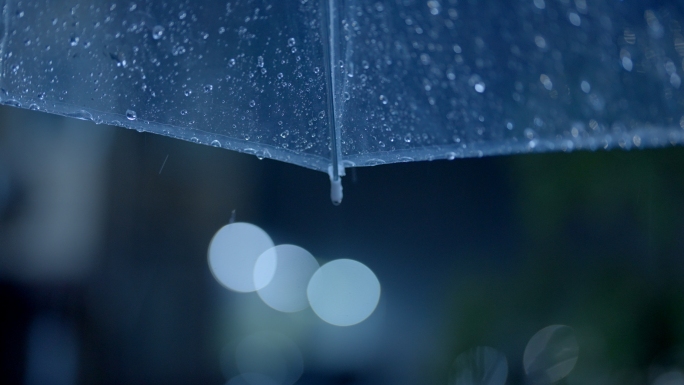 暴雨 倾盆大雨 雨季