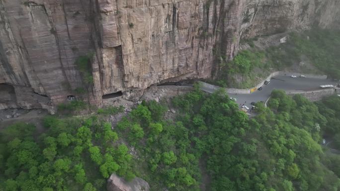 悬崖绝壁公路挂壁公路盘山公路自驾游航拍