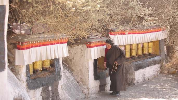 擦擦信徒寺庙