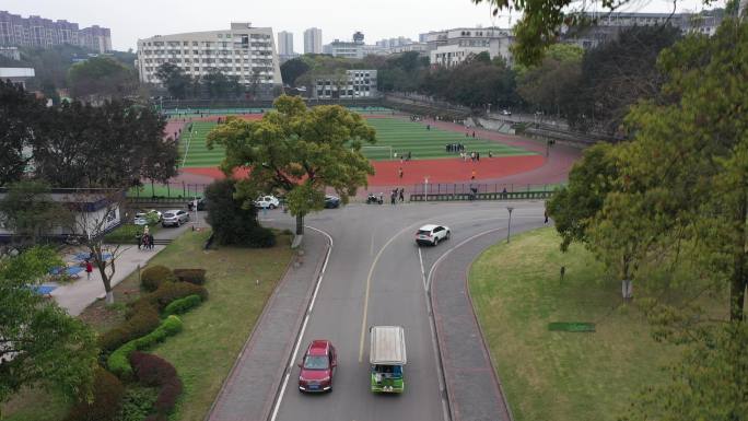 西南大学校车掠影