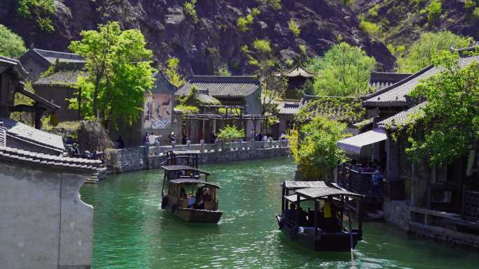 夏日里的古北水镇江南水乡乌镇民宿渡船游客