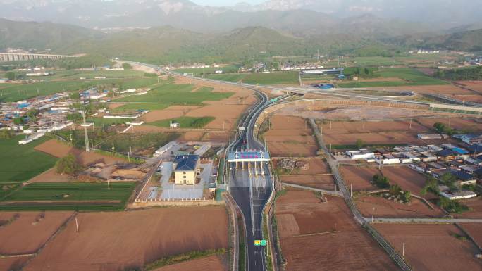 沿太行高速 辉县高速公路 万仙山高速口