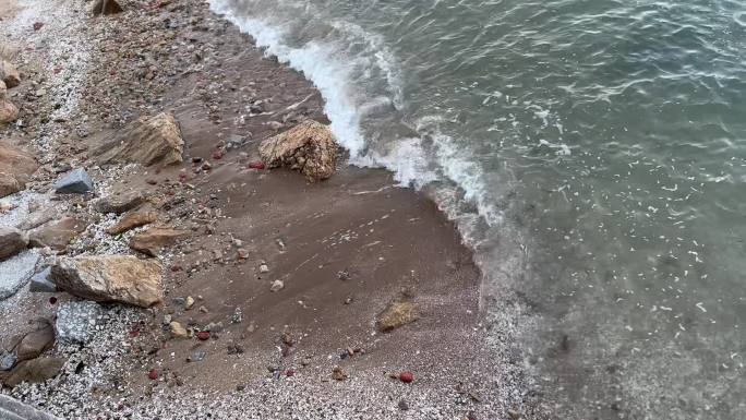 海边海浪海滩白昼海岸线浪花空镜