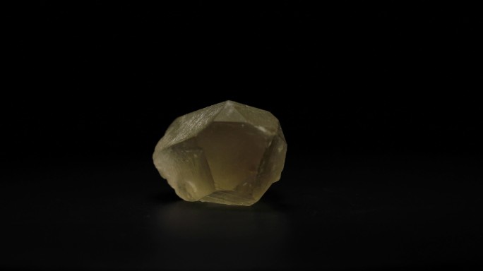 黄水晶矿石标本