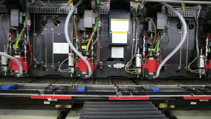 4K电路板线路生产厂房生产过程素材