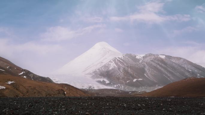 清晨昆仑山