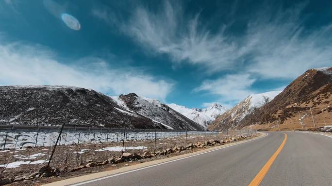 西藏旅游风光318国道车窗外雪山高速