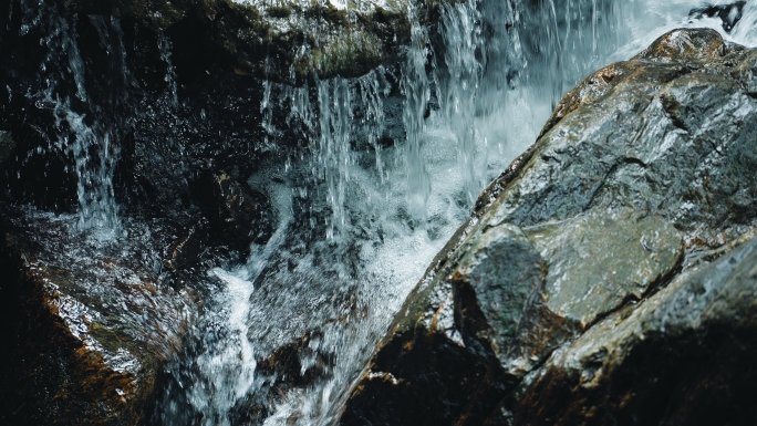 溪流山泉水地下水天然水河水视频素材