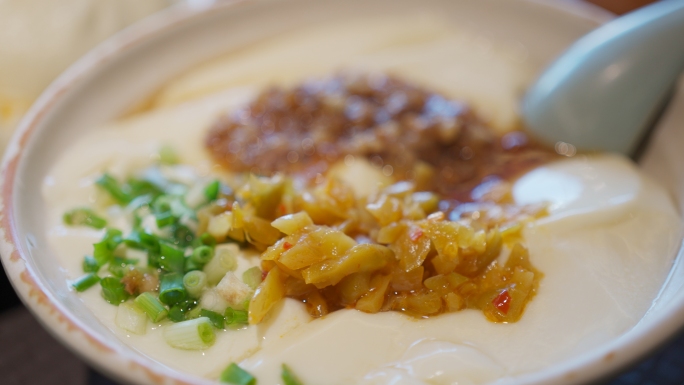 豆腐花煎包小馄饨早餐美食