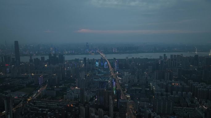 武汉武昌徐东大街傍晚蓝调时刻航拍城市风景