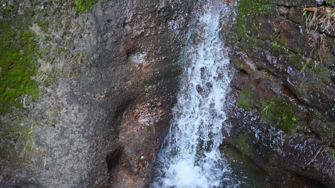 武夷山天游峰溪流