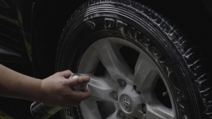 清洗汽车轮胎（4K50帧）