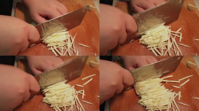 厨师刀工切片做饭切茭白 (1)