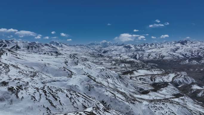 西藏日喀则吉隆县雪山群大片雪山群