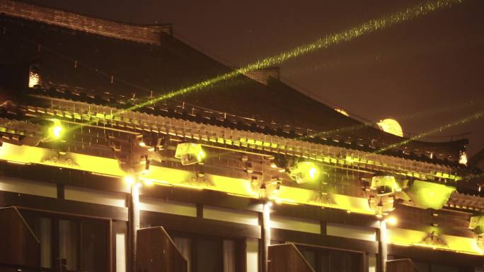 古镇中式建筑夜景灯光表演