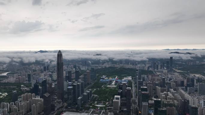 暴雨过后的深圳云海