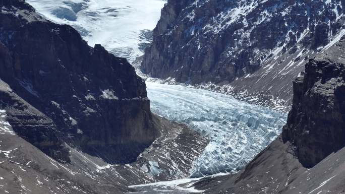 曲登尼玛冰川航拍