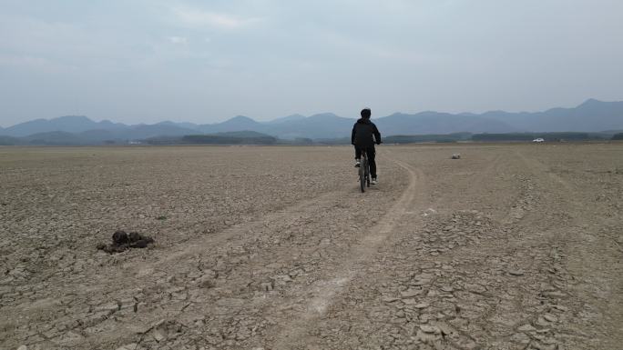 户外 荒野 骑行