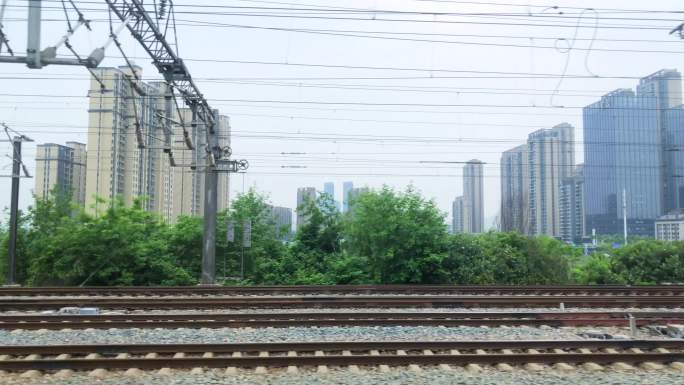高铁动车火车视角沿途窗外风景铁轨