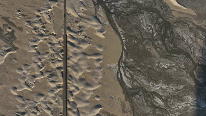 十万个沙丘航拍高原湿地