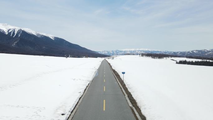 航拍雪景公路