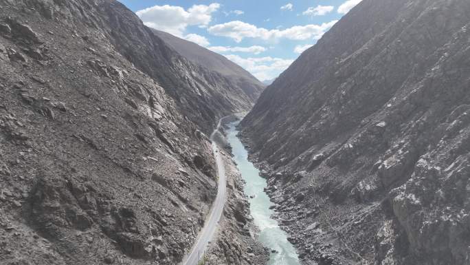 航拍西藏阿里地区大峡谷