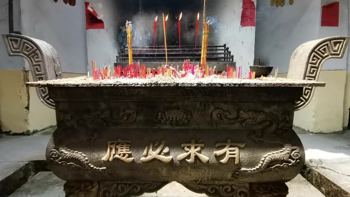 寺庙祈福   烧香拜佛  财神殿