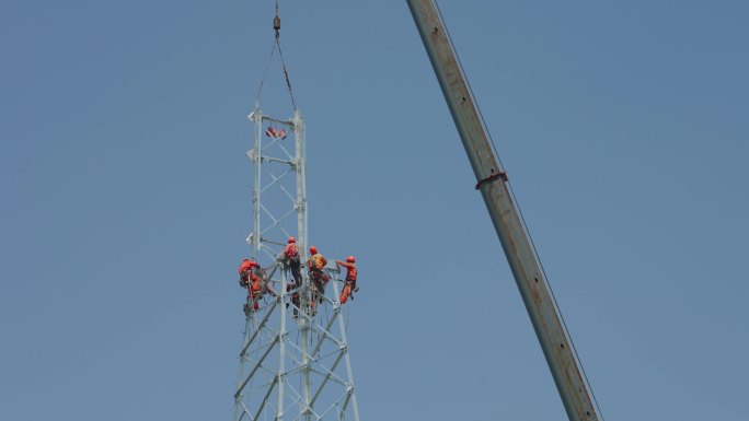 高压电网铁搭施工建设高空作业