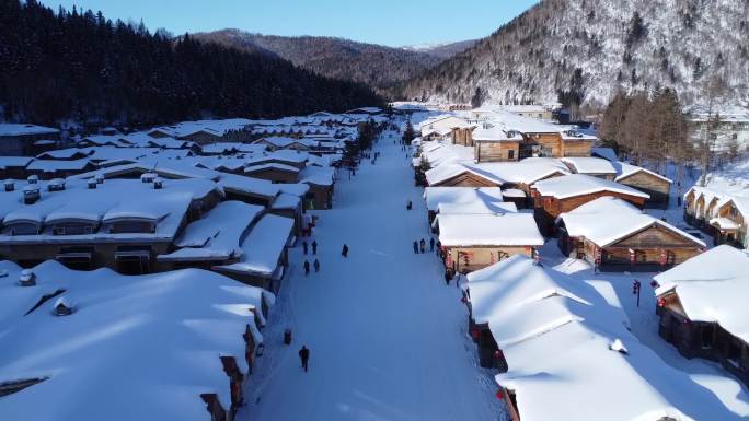 雪村冬天村庄震撼大气俯瞰航拍大雪