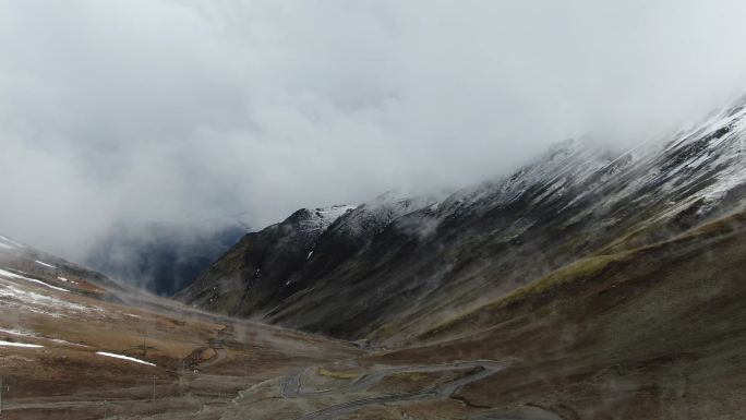 雪后山谷