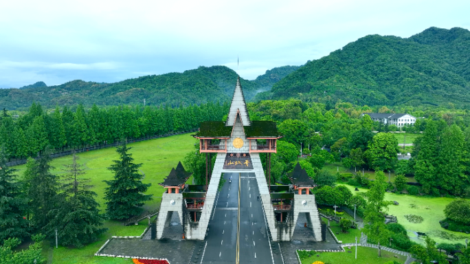 实拍青城山航拍成都青城山