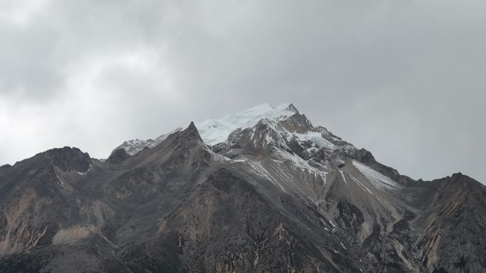 雪山之巅