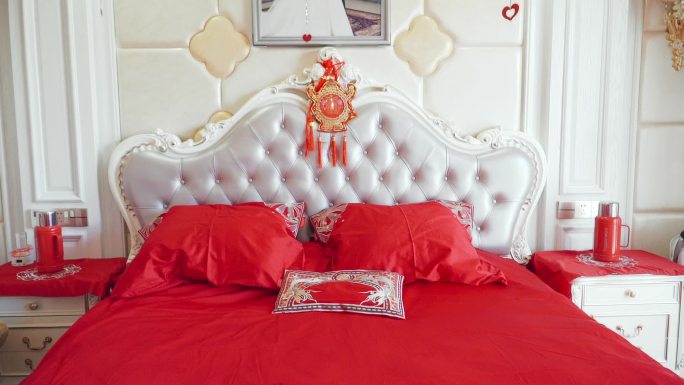 婚房红色婚床被子结婚主卧