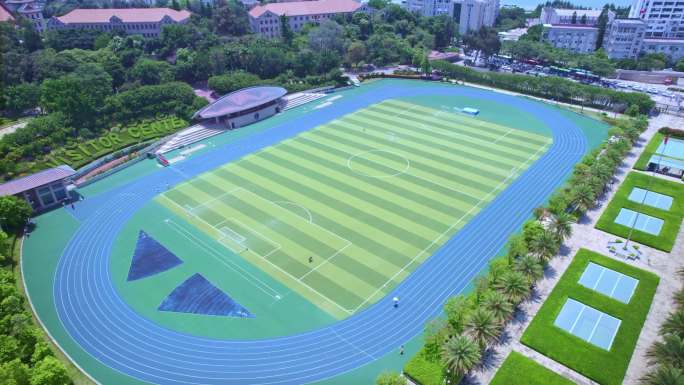 航拍福建厦门大学运动场地