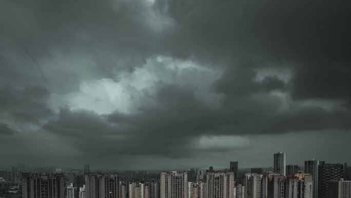 城市乌云滚滚下暴雨延时