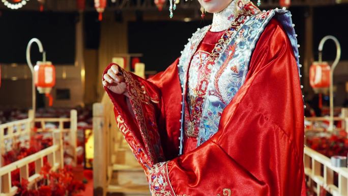 中式撩起袖袍