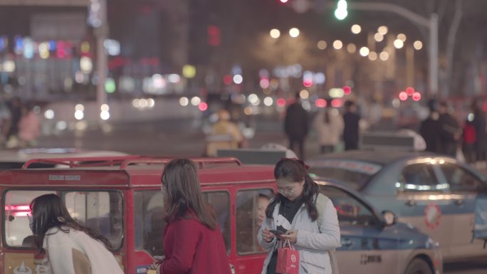 电影机拍摄城市夜景人文