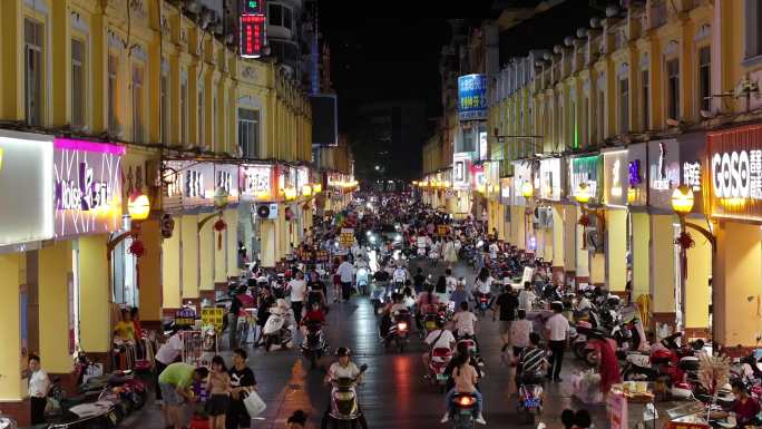 步行街人来人往航拍北流市步行街陵宁路航拍