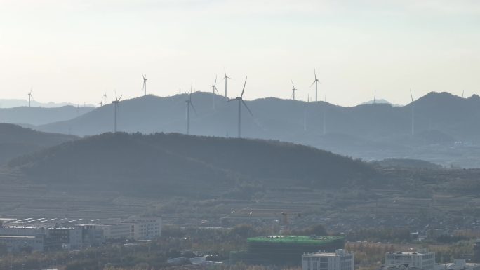 威海市初村镇九顶山上的风电场